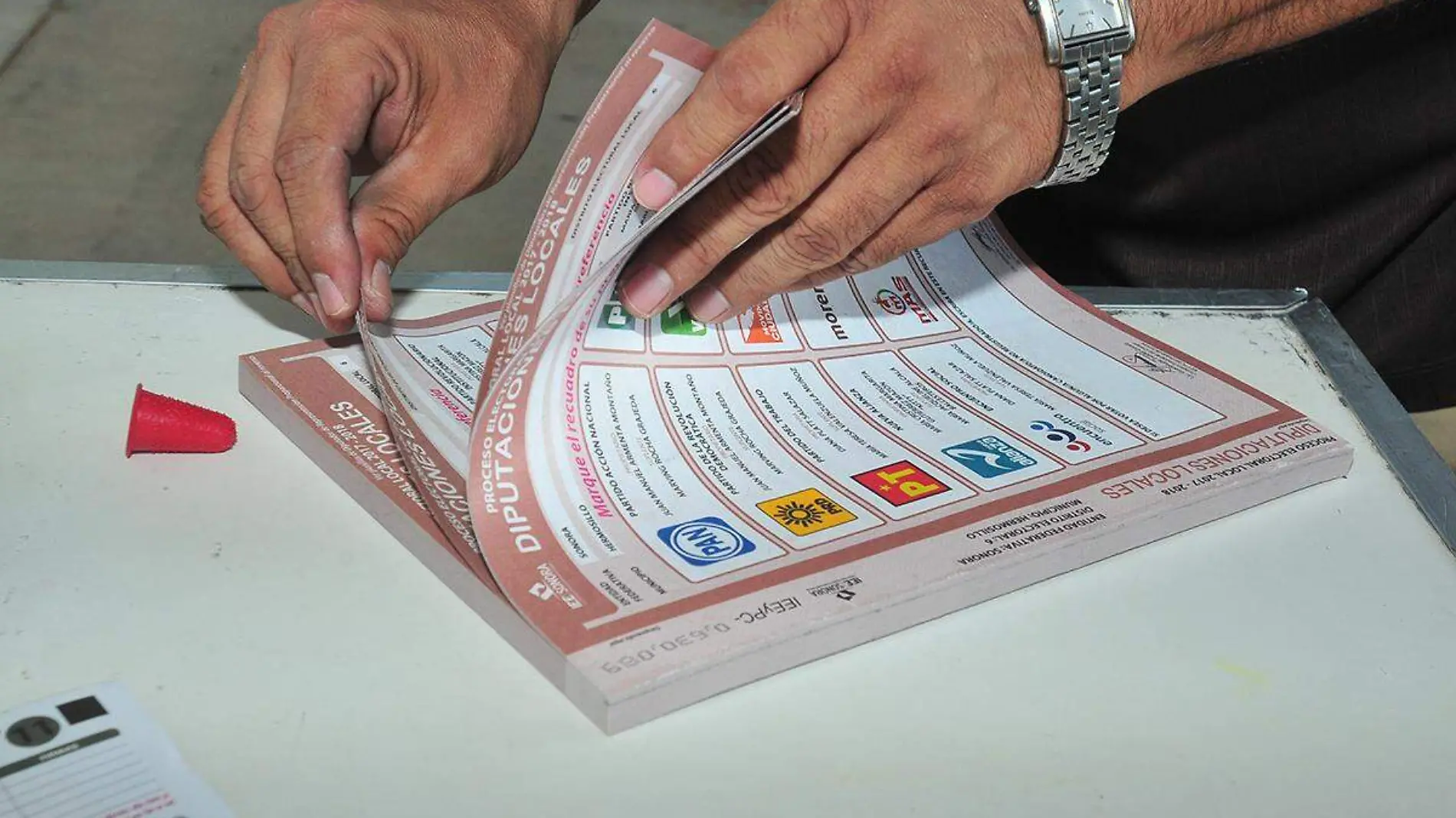 Elecciones votacion boleta electoral ARCHIVO